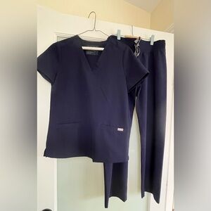 Figs scrubs XSP (Worn once)